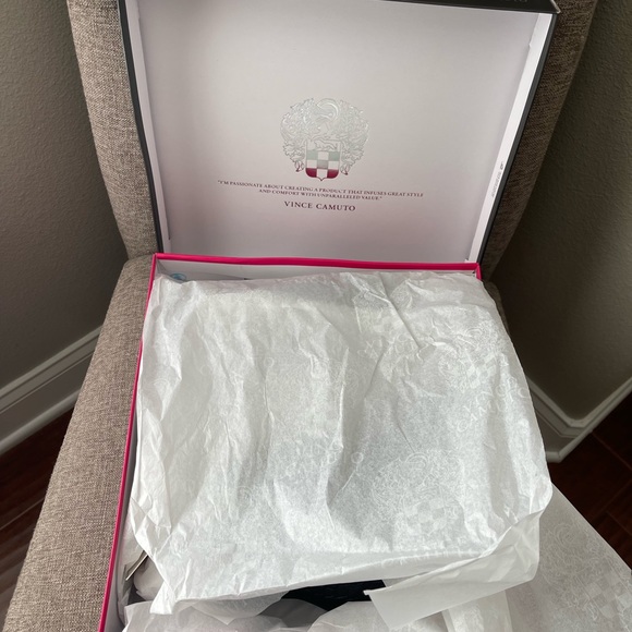 Vince Camuto Women's Allost Pointy Toe Bootie Ankle Boot In Size 7  EU 38 - Picture 7 of 10